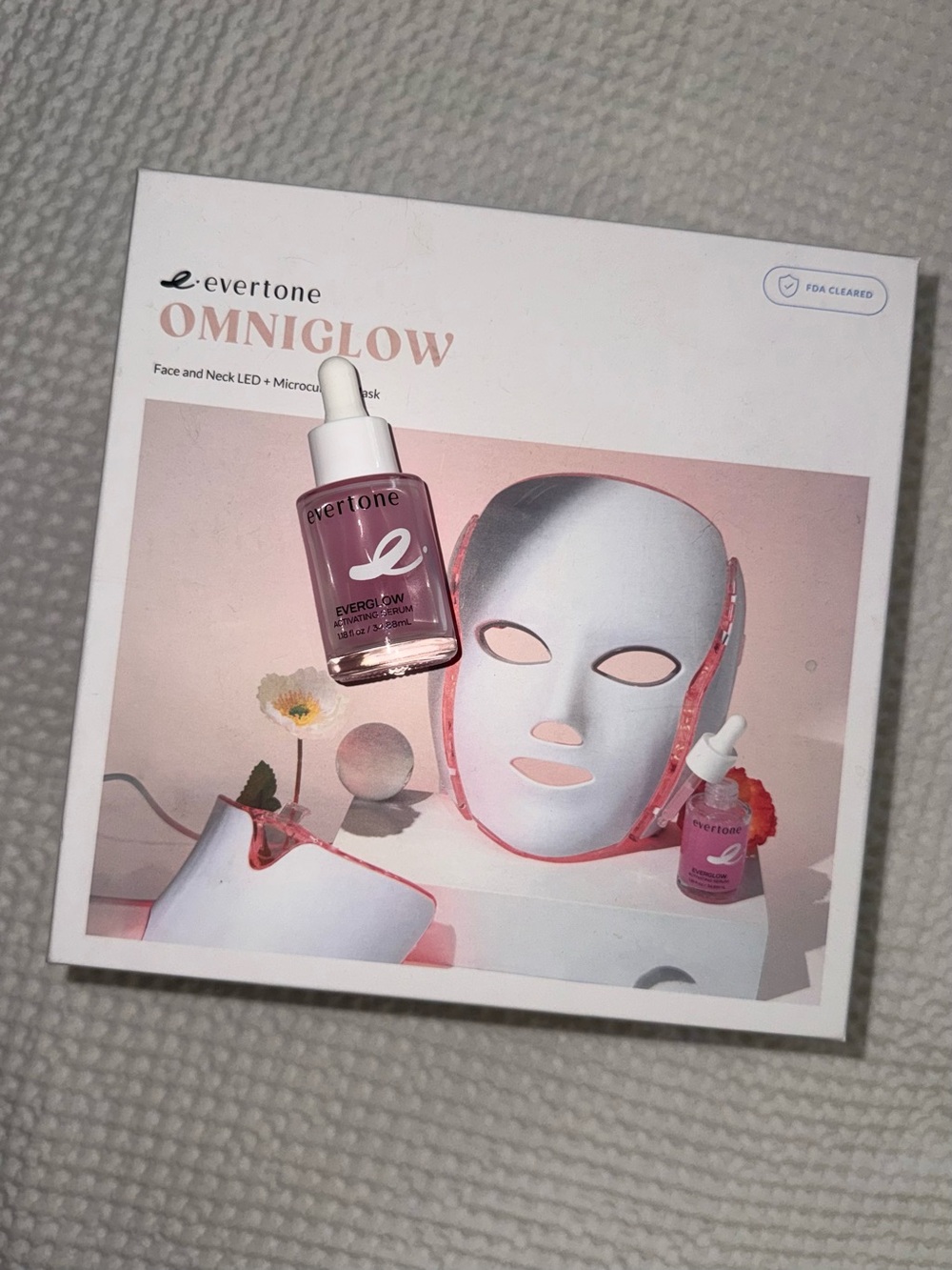 Evertone Omniglow Face and Neck LED Mask & Activating Serum